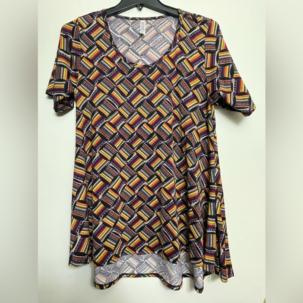 ‼️🎉Reasonable Offers Accepted🎉‼️ LuLaRoe Shirt